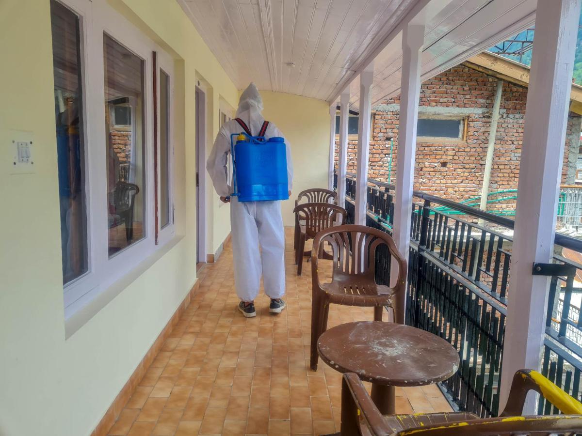 Hotel Pine Grove-Mall Road Manāli Exterior foto